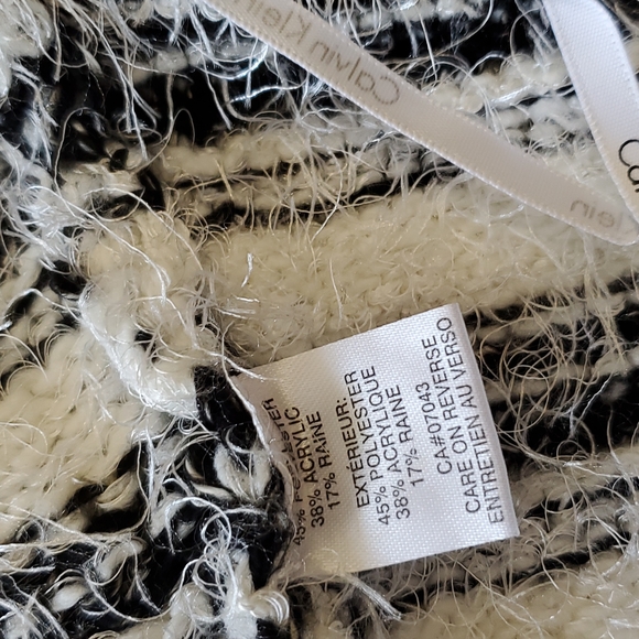 Calvin Klein Crop Sweater - Picture 6 of 10